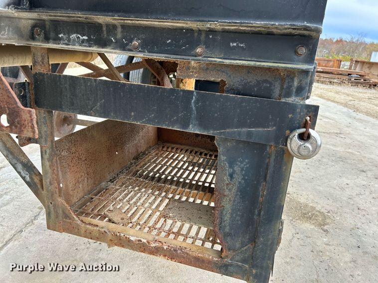 image for item NR9417 1967 Fruehauf TAG-F2-E-DF  tank trailer