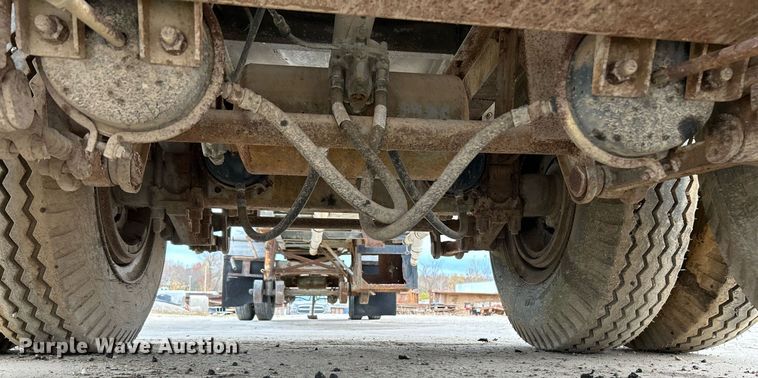 image for item NR9417 1967 Fruehauf TAG-F2-E-DF  tank trailer