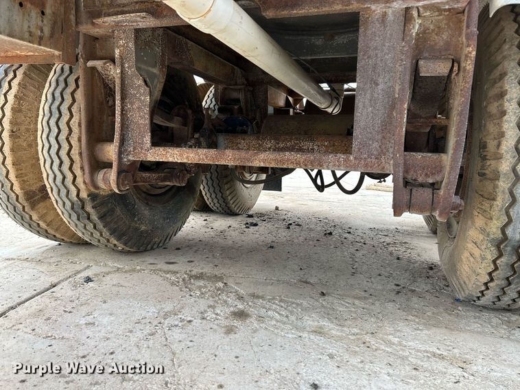 image for item NR9417 1967 Fruehauf TAG-F2-E-DF  tank trailer