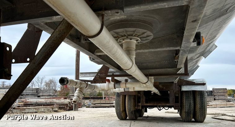 image for item NR9417 1967 Fruehauf TAG-F2-E-DF  tank trailer