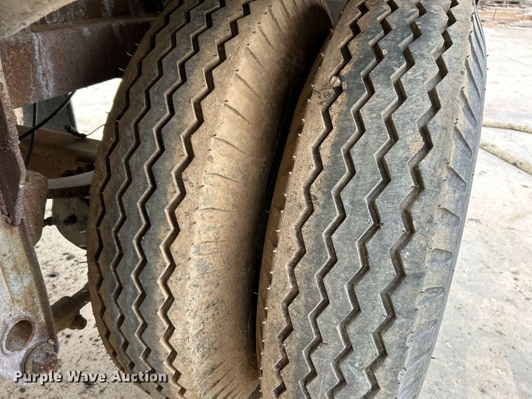 image for item NR9417 1967 Fruehauf TAG-F2-E-DF  tank trailer