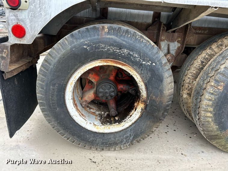 image for item NR9417 1967 Fruehauf TAG-F2-E-DF  tank trailer