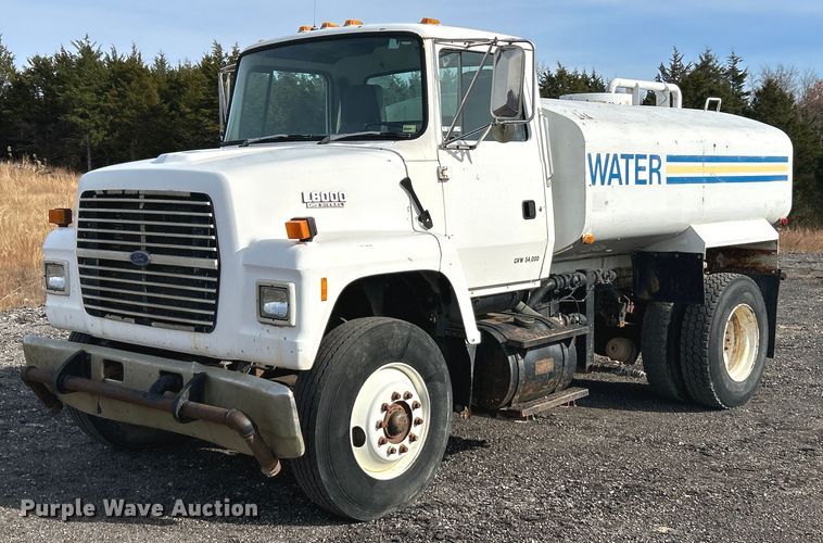 image for item NR9418 1991 Ford L8000  water truck
