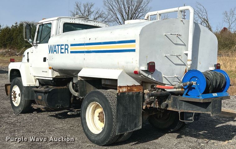 image for item NR9418 1991 Ford L8000  water truck