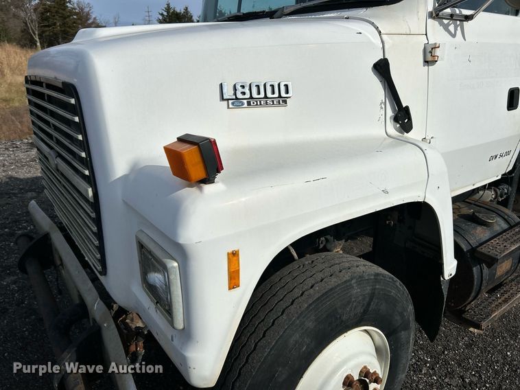 image for item NR9418 1991 Ford L8000  water truck