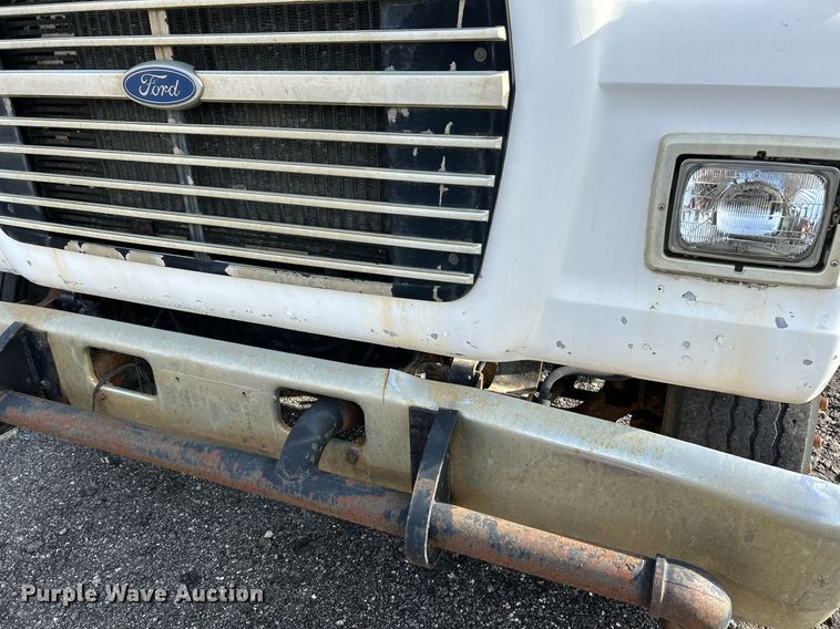 image for item NR9418 1991 Ford L8000  water truck