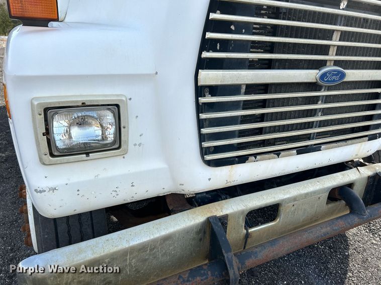 image for item NR9418 1991 Ford L8000  water truck