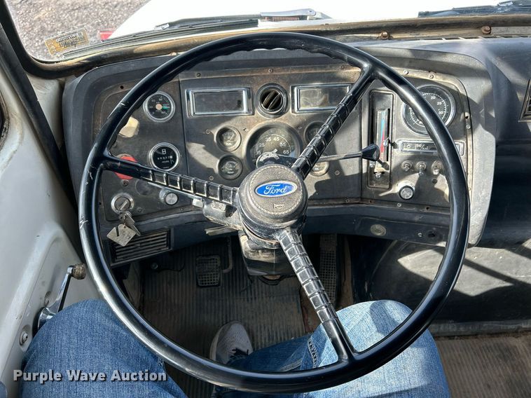 image for item NR9418 1991 Ford L8000  water truck