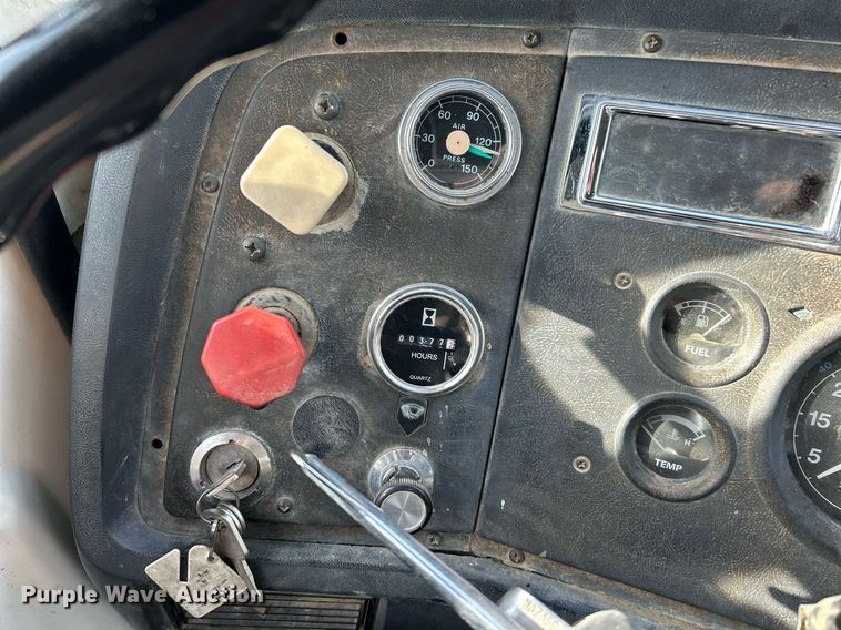 image for item NR9418 1991 Ford L8000  water truck