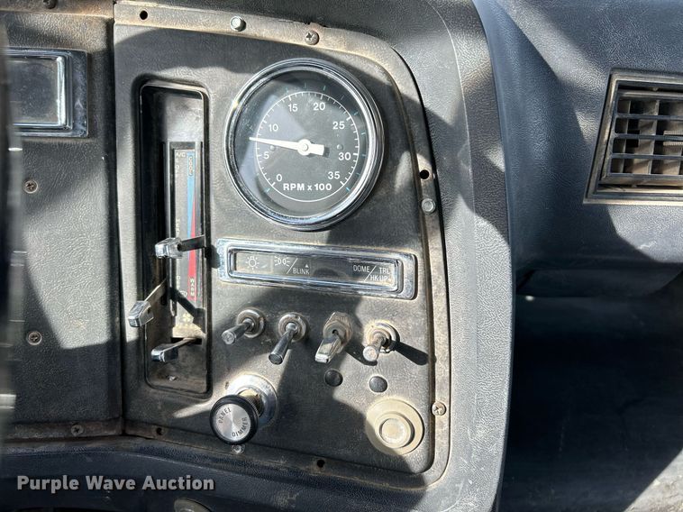 image for item NR9418 1991 Ford L8000  water truck