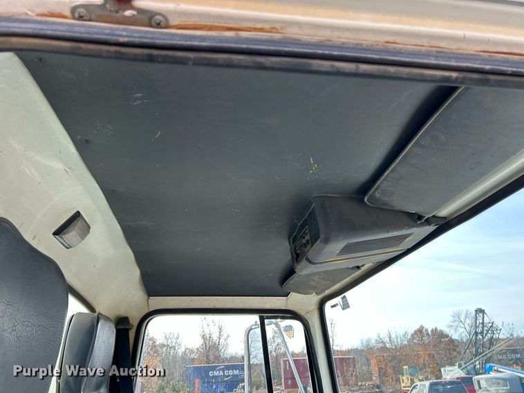 image for item NR9418 1991 Ford L8000  water truck