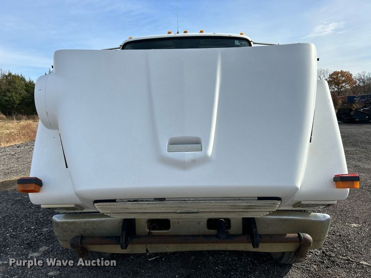 image for item NR9418 1991 Ford L8000  water truck