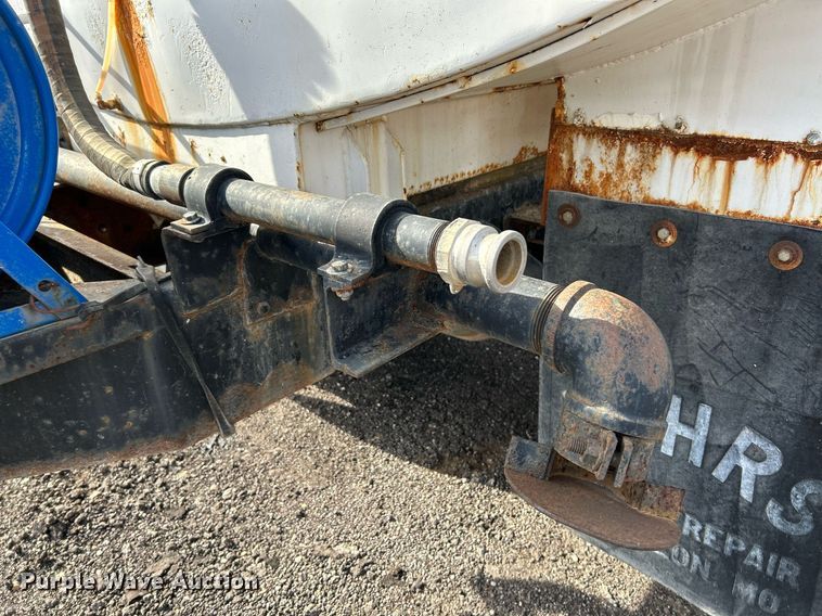 image for item NR9418 1991 Ford L8000  water truck