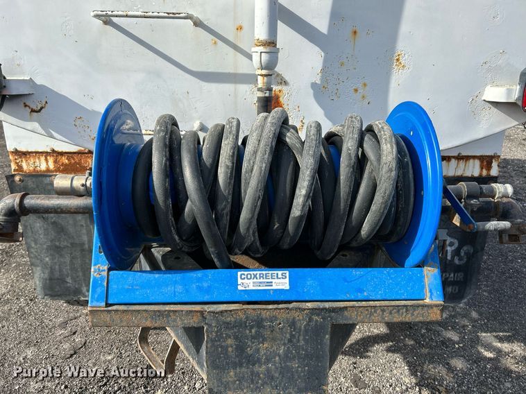 image for item NR9418 1991 Ford L8000  water truck