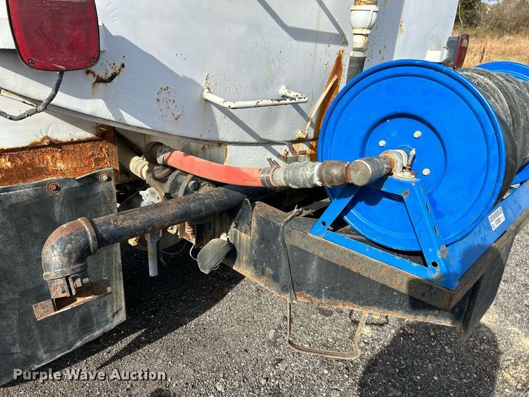 image for item NR9418 1991 Ford L8000  water truck