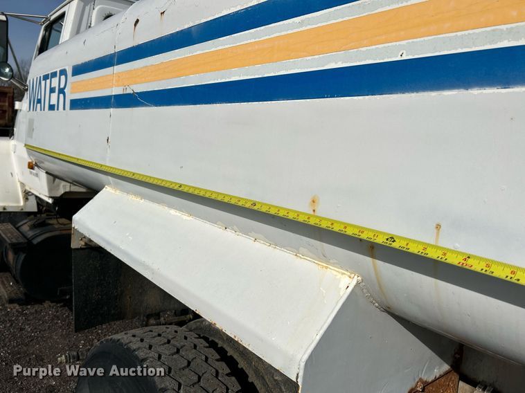 image for item NR9418 1991 Ford L8000  water truck