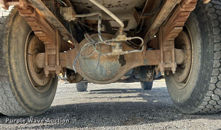 image for item NR9418 1991 Ford L8000  water truck