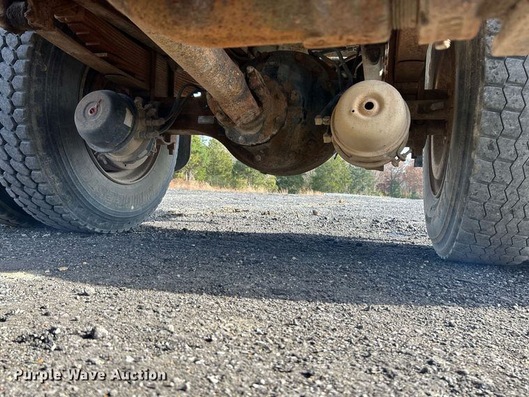 image for item NR9418 1991 Ford L8000  water truck