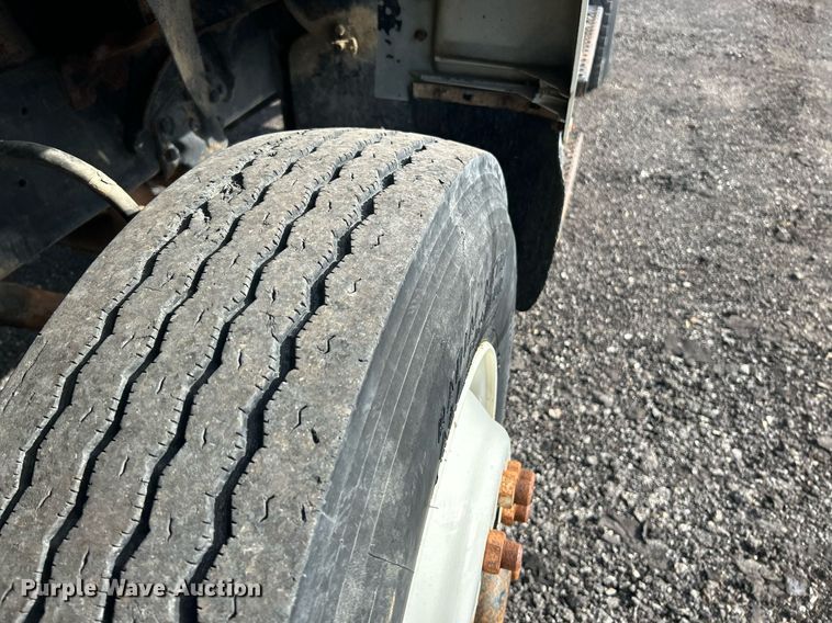 image for item NR9418 1991 Ford L8000  water truck