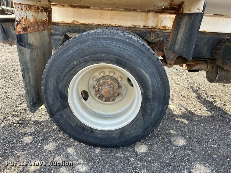 image for item NR9418 1991 Ford L8000  water truck