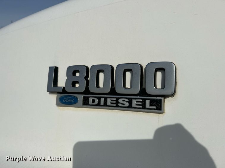 image for item NR9418 1991 Ford L8000  water truck