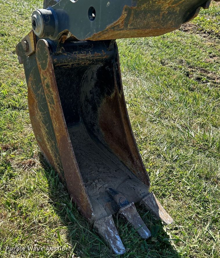 image for item NR9431 2015 John Deere 60G  mini excavator