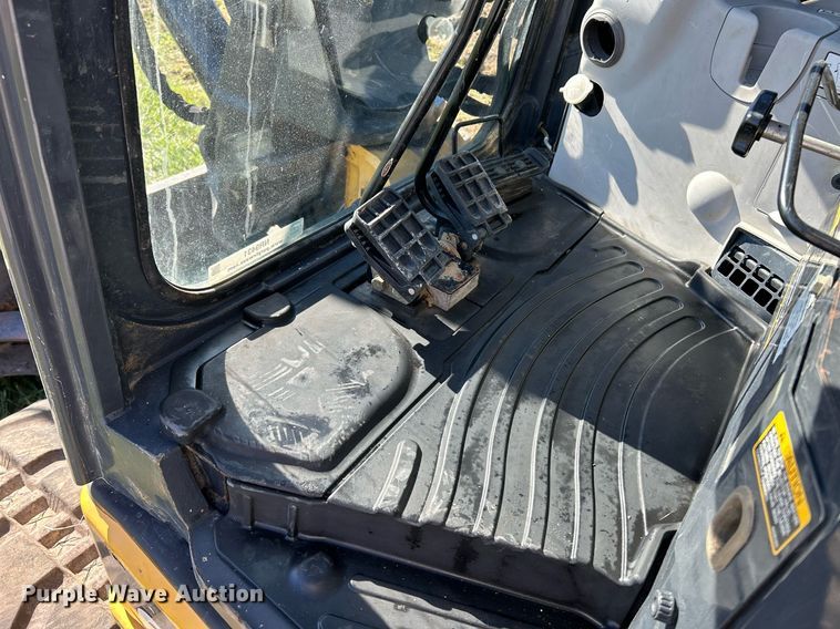 image for item NR9431 2015 John Deere 60G  mini excavator