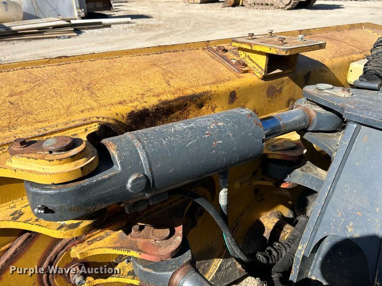 image for item NR9445 2013 John Deere 750K LGP  dozer