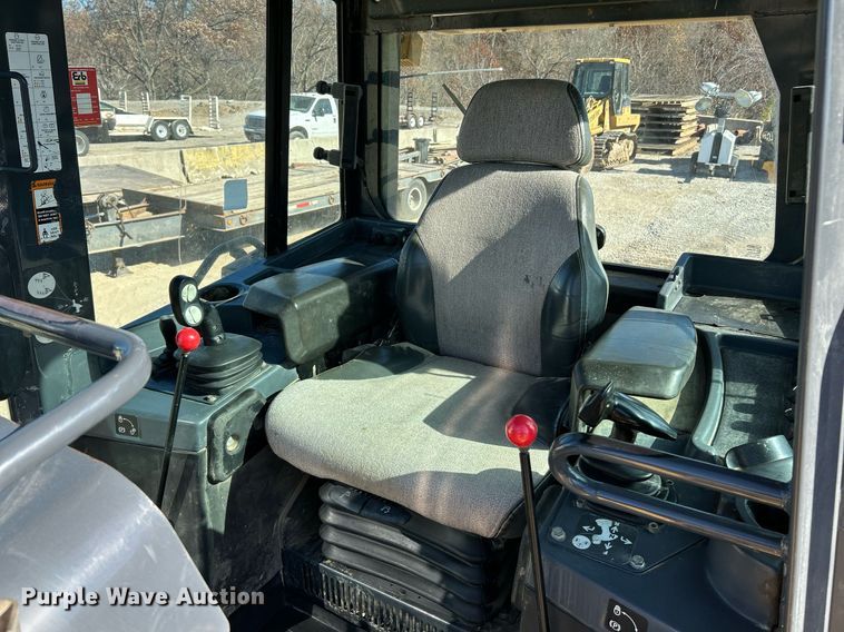 image for item NR9445 2013 John Deere 750K LGP  dozer