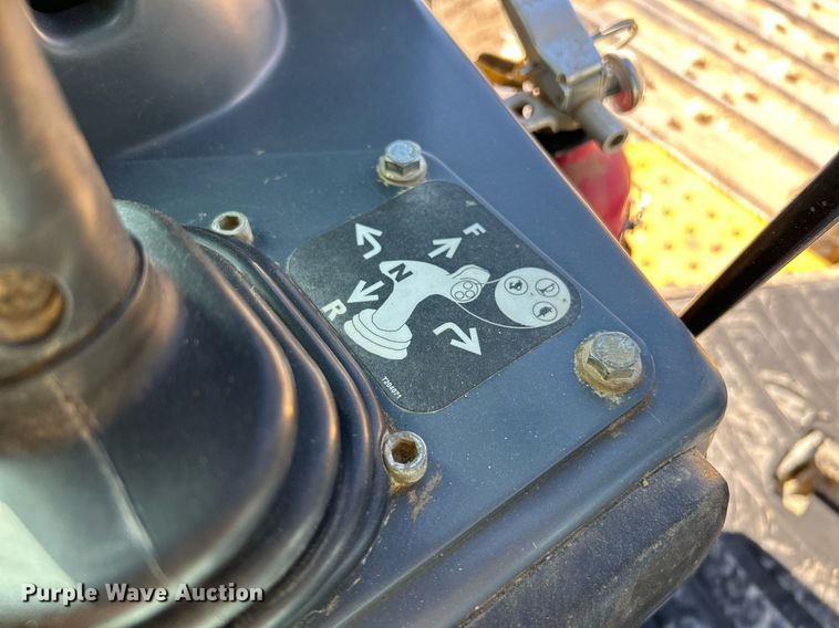 image for item NR9445 2013 John Deere 750K LGP  dozer