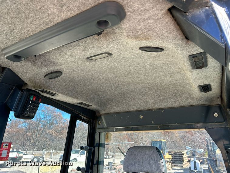 image for item NR9445 2013 John Deere 750K LGP  dozer