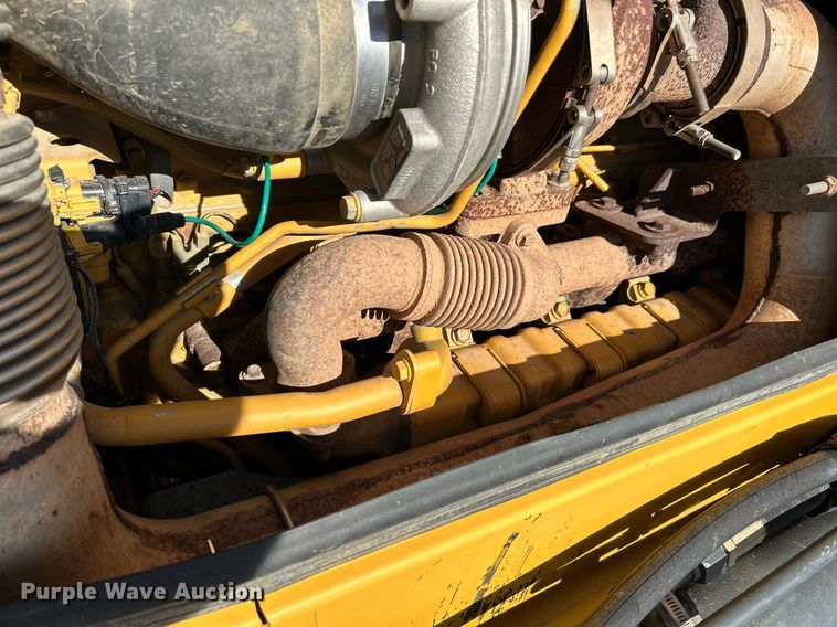 image for item NR9445 2013 John Deere 750K LGP  dozer