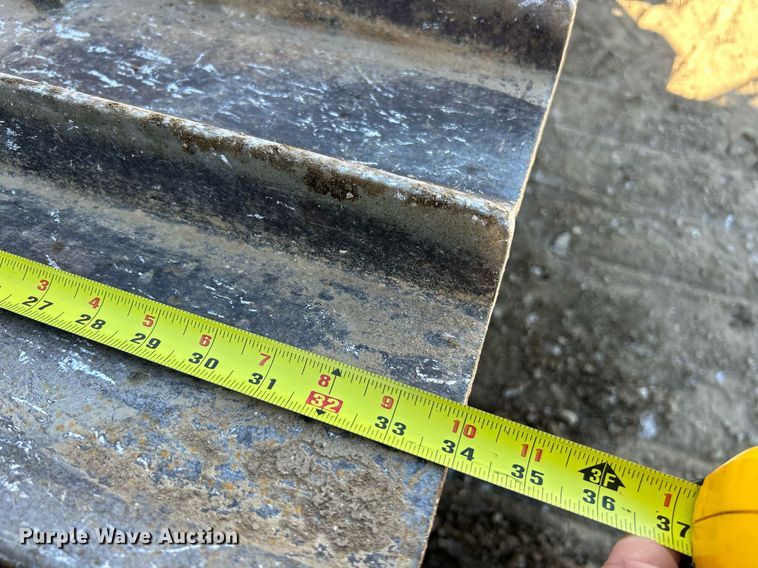 image for item NR9445 2013 John Deere 750K LGP  dozer