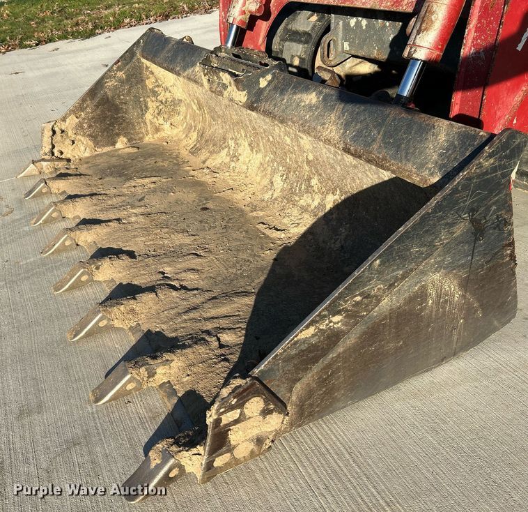 image for item NR9450 2017 Takeuchi TL10V-2  tracked skid steer loader