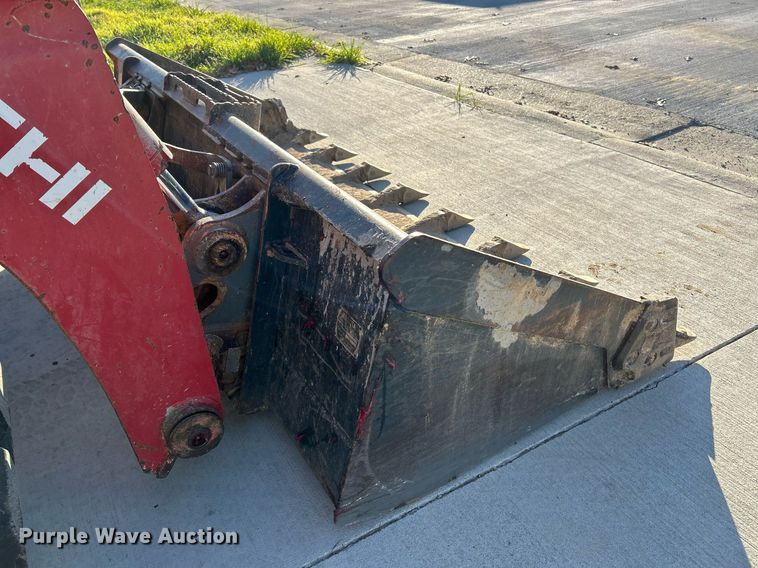 image for item NR9450 2017 Takeuchi TL10V-2  tracked skid steer loader