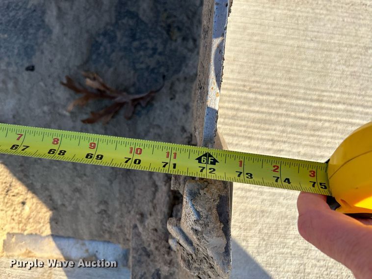 image for item NR9450 2017 Takeuchi TL10V-2  tracked skid steer loader