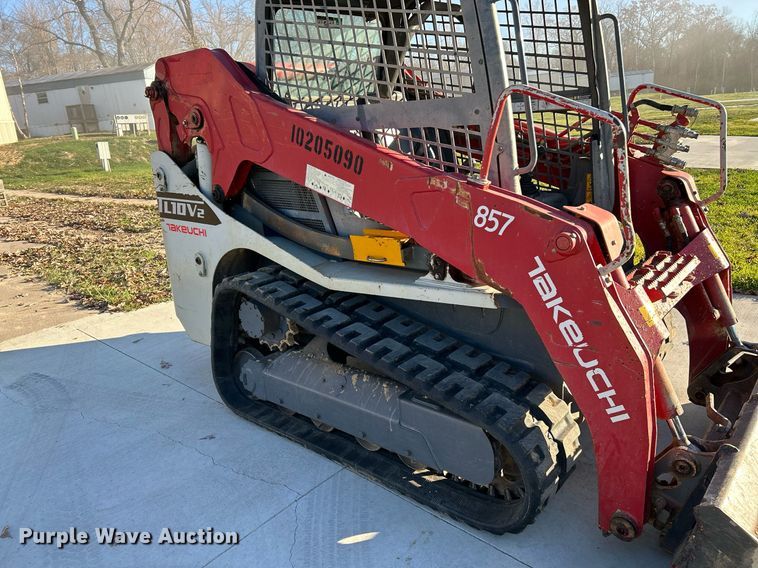 image for item NR9450 2017 Takeuchi TL10V-2  tracked skid steer loader
