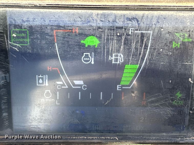 image for item NR9450 2017 Takeuchi TL10V-2  tracked skid steer loader