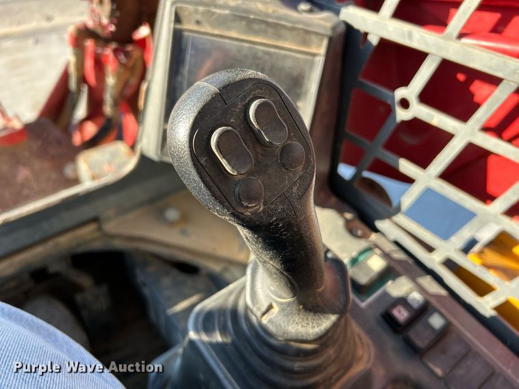 image for item NR9450 2017 Takeuchi TL10V-2  tracked skid steer loader