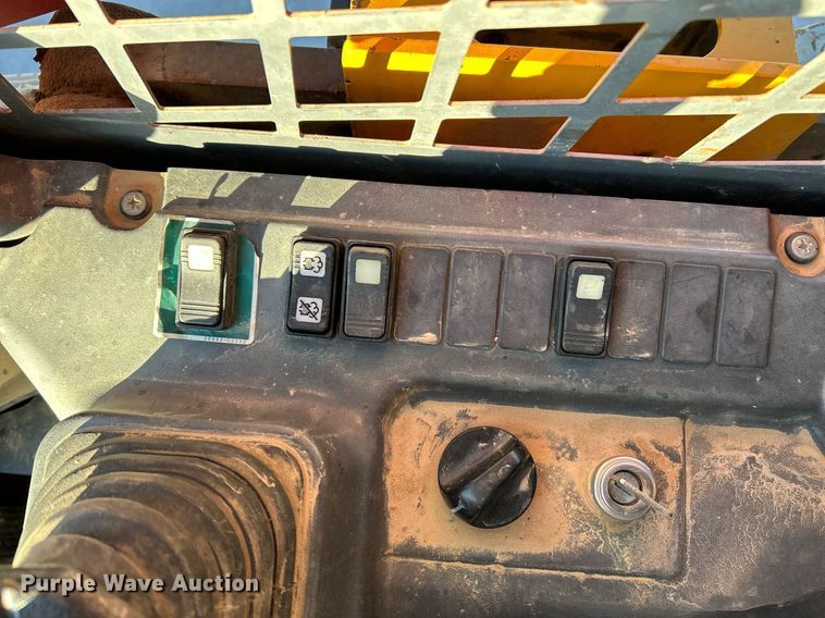 image for item NR9450 2017 Takeuchi TL10V-2  tracked skid steer loader