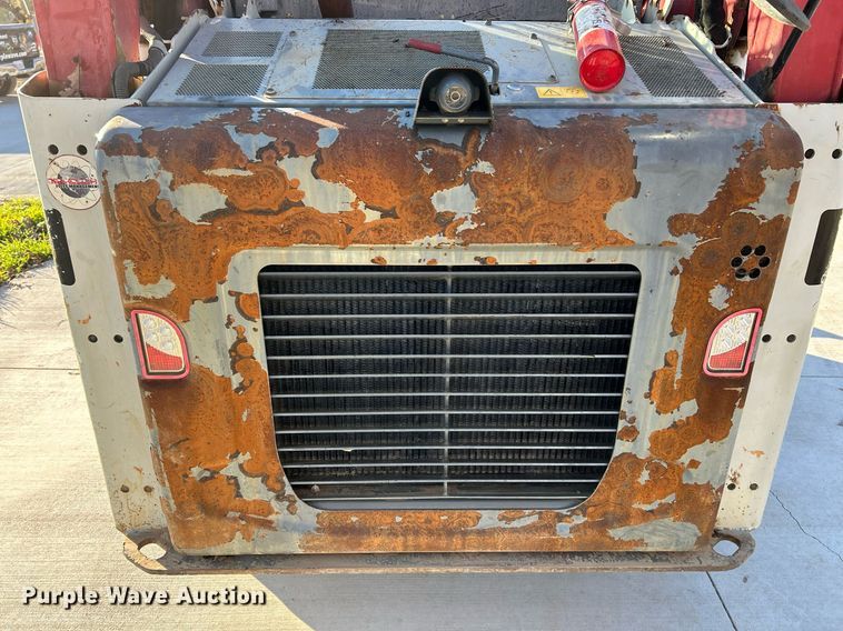 image for item NR9450 2017 Takeuchi TL10V-2  tracked skid steer loader