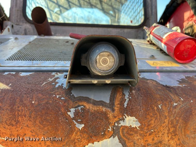 image for item NR9450 2017 Takeuchi TL10V-2  tracked skid steer loader