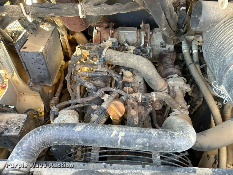 image for item NR9450 2017 Takeuchi TL10V-2  tracked skid steer loader