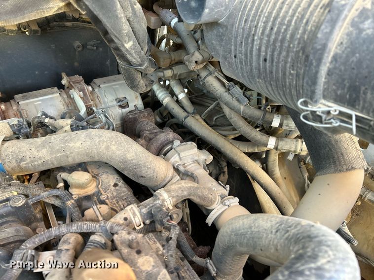 image for item NR9450 2017 Takeuchi TL10V-2  tracked skid steer loader