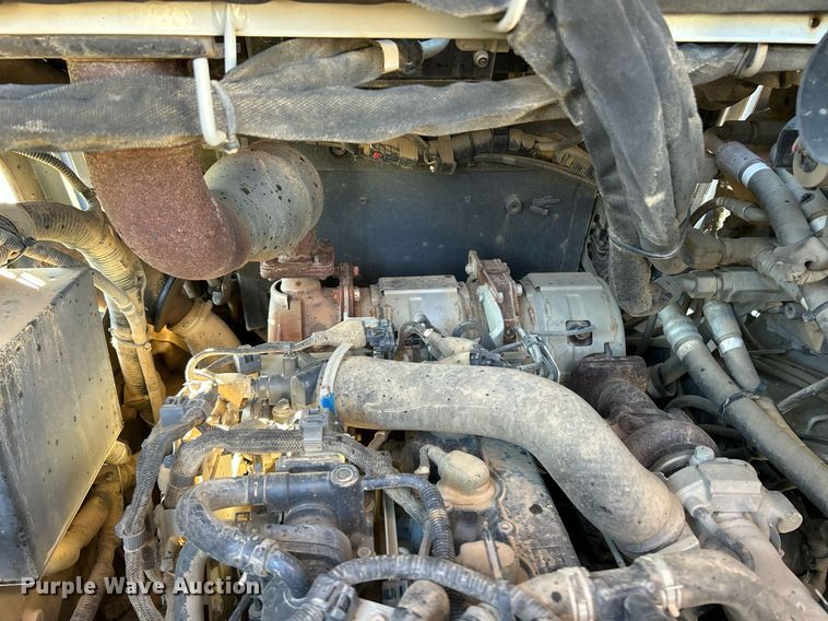 image for item NR9450 2017 Takeuchi TL10V-2  tracked skid steer loader