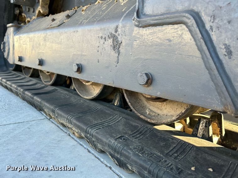 image for item NR9450 2017 Takeuchi TL10V-2  tracked skid steer loader