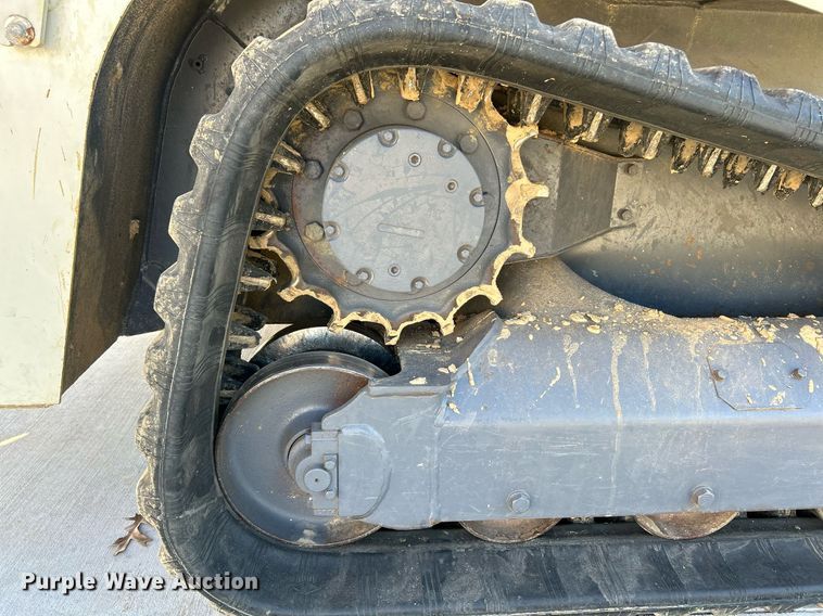 image for item NR9450 2017 Takeuchi TL10V-2  tracked skid steer loader