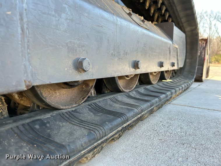 image for item NR9450 2017 Takeuchi TL10V-2  tracked skid steer loader