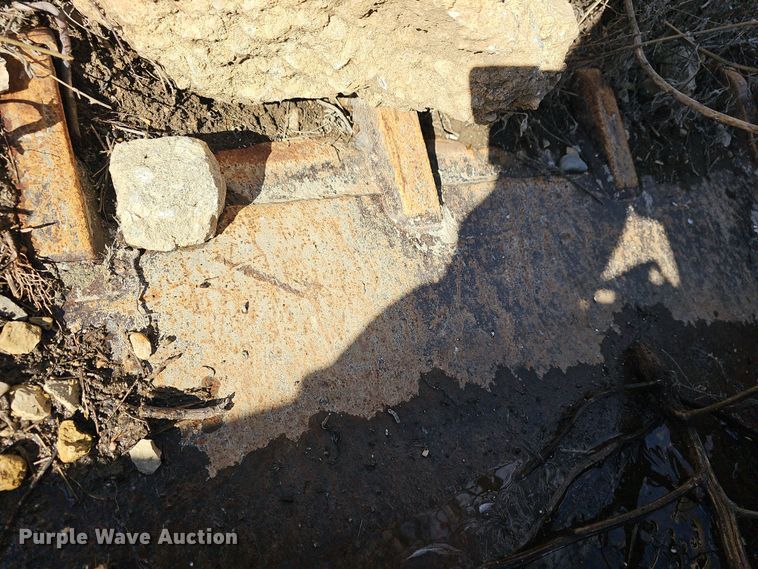 image for item NX9624 Skid steer bucket