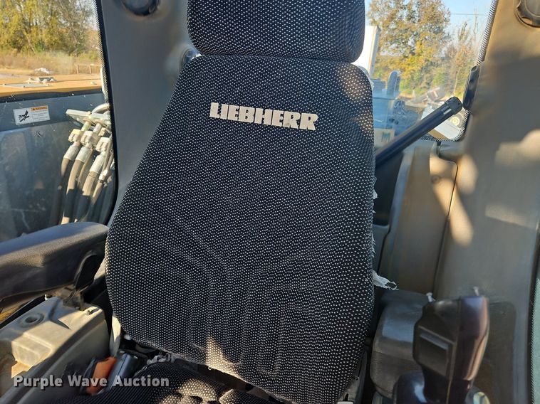 image for item NZ9047 2018 Liebherr R 914 Compact Litronic  excavator